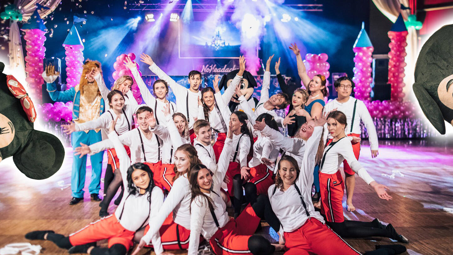Maturitní ples - Walt Disney - Gymnázium Lovosice (Oktáva, 12.1.2019)